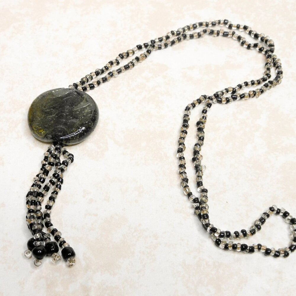 Green Crackle Glass Tassel Bead Pendant Necklace